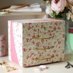 Petit coffre à fleurs pour la décoration