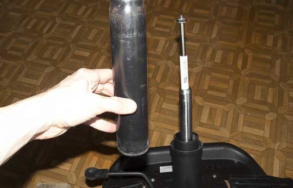 Nós colocamos o tubo no eixo
