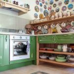 Cuisine verte ouverte sans armoires supérieures