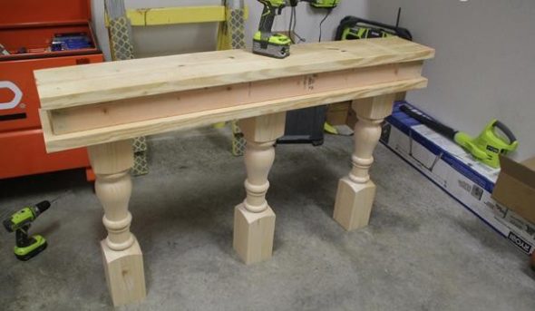 Nous attachons des planches