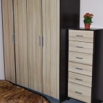 Un exemple de mobilier en bricolage lamellé-collé