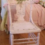 Sedia rosa decorata con tecnica del decoupage Tenderness