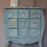 Commode ancienne solide en carton