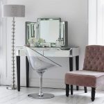 Coiffeuse moderne avec miroir