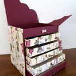 Commode à coudre élégante en carton
