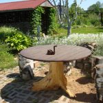 Table et tabourets de la ferraille au pays