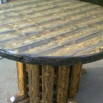 Table ronde en bois massif