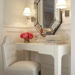 Coiffeuse et miroir éclairé