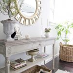 Console pratique dans le couloir