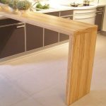 Cómoda mesa plegable de madera