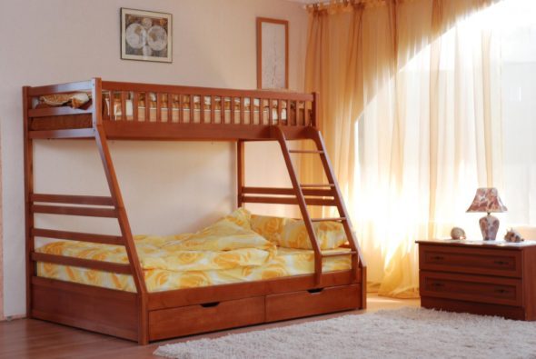 Lit superposé en bois pour trois personnes