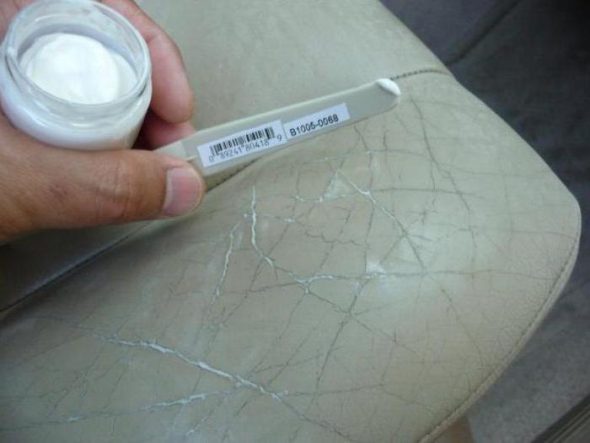 Aplicando a pele líquida
