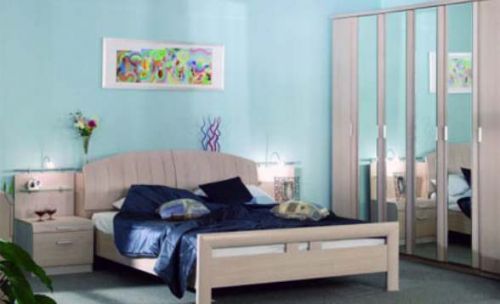 Miroir sur l'armoire