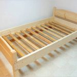 Lit en bois simple faites-le vous-même
