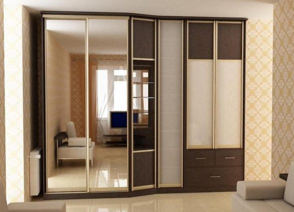 Armoire à profondeur variable