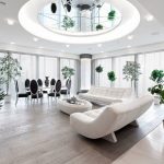 Élément de miroir rond au plafond dans le salon