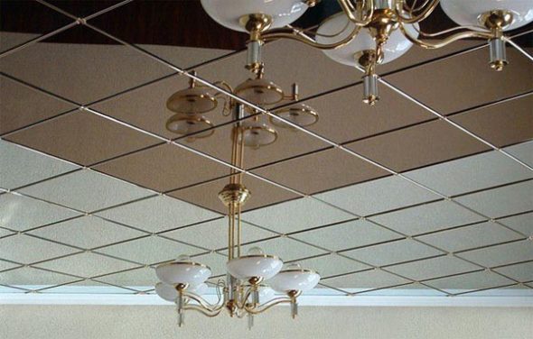 Faux plafond au plafond