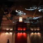 Dalles de plafond miroir avec motif