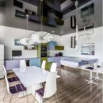 Plafond miroir dans la cuisine moderne