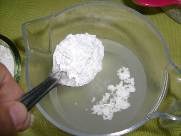 Traitement de blanchisserie à l'amidon