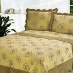 Couverture décorative et oreillers avec motif floral