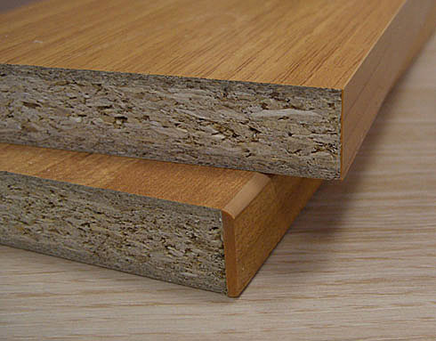 Aggloméré avec bord