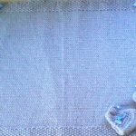 Couverture bleue pour un enfant à la sortie