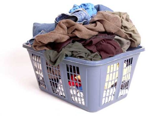 Stockage du linge dans le panier