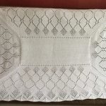 Belle plaid rectangulaire de couleur laiteuse