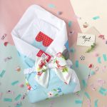 Pachet de primăvară de primăvară pe un extras pentru un nou-născut în stilul Provence