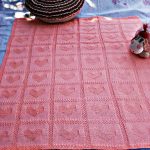 Délicat plaid rose avec des coeurs pour princesse