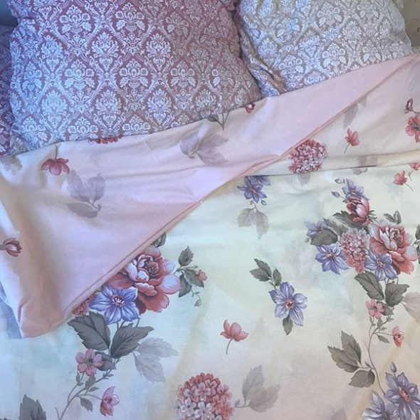 Le linge de lit n'a pas de brillance