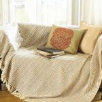 Une simple housse de canapé en coton