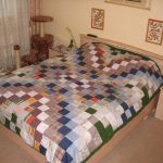 Éléments carrés multicolores pour dessus de lit