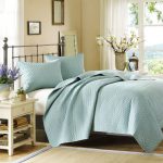 Couvre-lit en viscose matelassé bleu