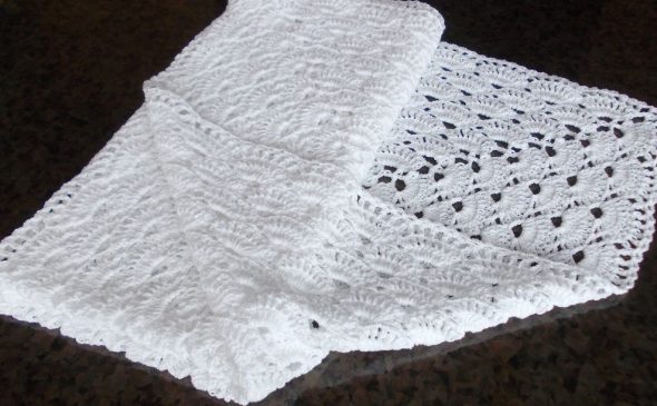 Plaid ajouré tricoté