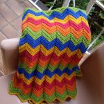 Grand plaid de zigzags colorés