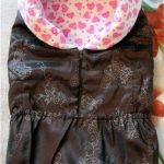 Marron avec une enveloppe rose avec vos propres mains