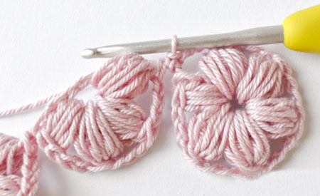 Motifs floraux en tricot