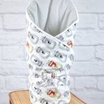 Couette Cocoon avec des chatons pour un nouveau-né