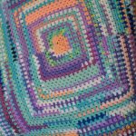 Plaid pour donner des restes multicolores d'un fil