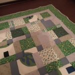 Couverture patchwork à motifs floraux