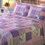 Couverture et oreillers en technique de patchwork