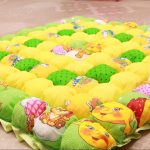 Pare-soleil lumineux dans la crèche et jeux de bébé