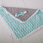Plaid bilatéral avec zigzags et étoiles