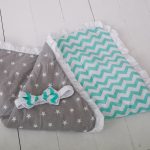 Petite couverture carrée pour un extrait et un lit