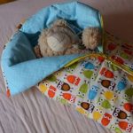 Enveloppe de couverture mignonne avec des hiboux