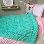 Peluche douce et délicate de couleurs vives pour une chambre de princesse