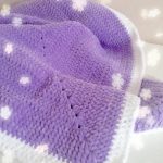 Plaid lilas carré doux avec bordure blanche
