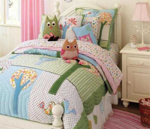Ensemble de couverture et lit